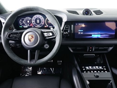 Used 2026 Porsche Cayenne GTS AWD/4WD image 27