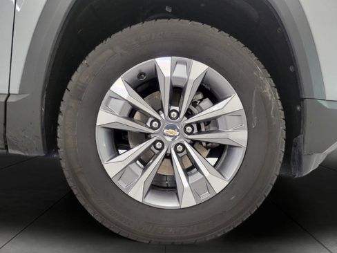 Used 2025 Chevrolet Equinox LT image 4