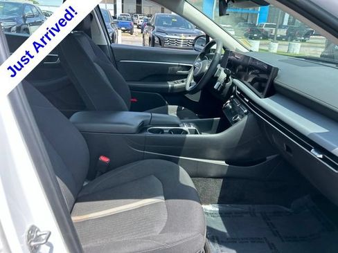 Used 2025 Hyundai Sonata SEL FWD image 32