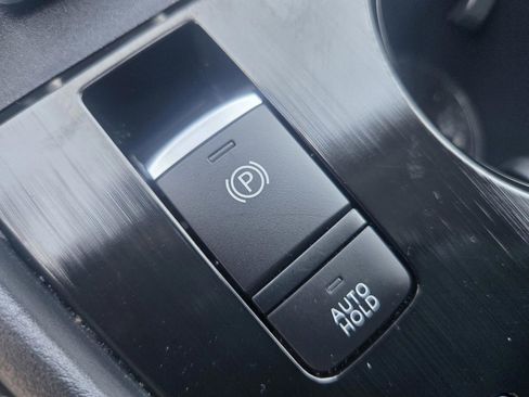 Used 2025 Nissan Rogue SV FWD image 15