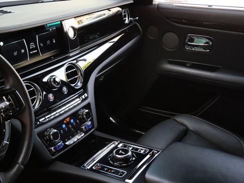 Used 2022 Rolls-Royce Ghost AWD/4WD image 24
