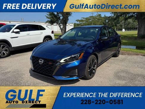 Used 2023 Nissan Altima 2.5 SR w/ SR Premium Package FWD image 4