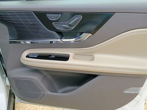 Used 2021 Lincoln Corsair FWD w/ Convenience Package image 48