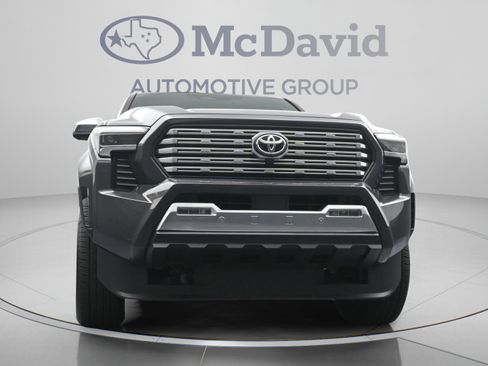 Used 2025 Toyota Tacoma Limited AWD/4WD image 26