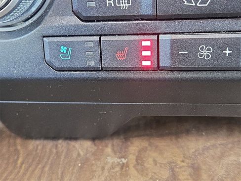 Used 2019 Ford F150 Limited w/ Trailer Tow Package image 25