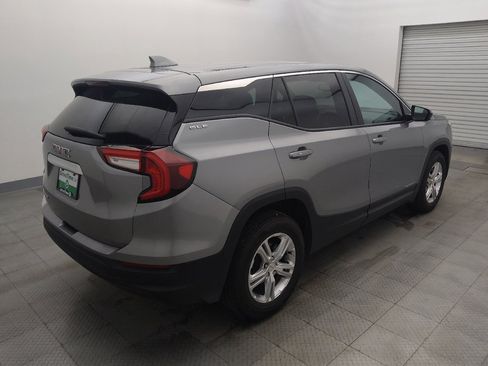 Used 2024 GMC Terrain SLE image 9