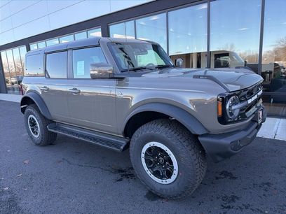 New 2025 Ford Bronco Outer Banks w/ Sasquatch Package