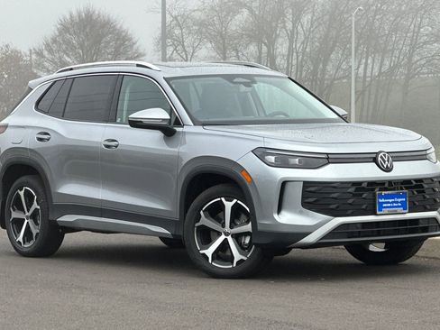 New 2026 Volkswagen Tiguan SE AWD/4WD image 1