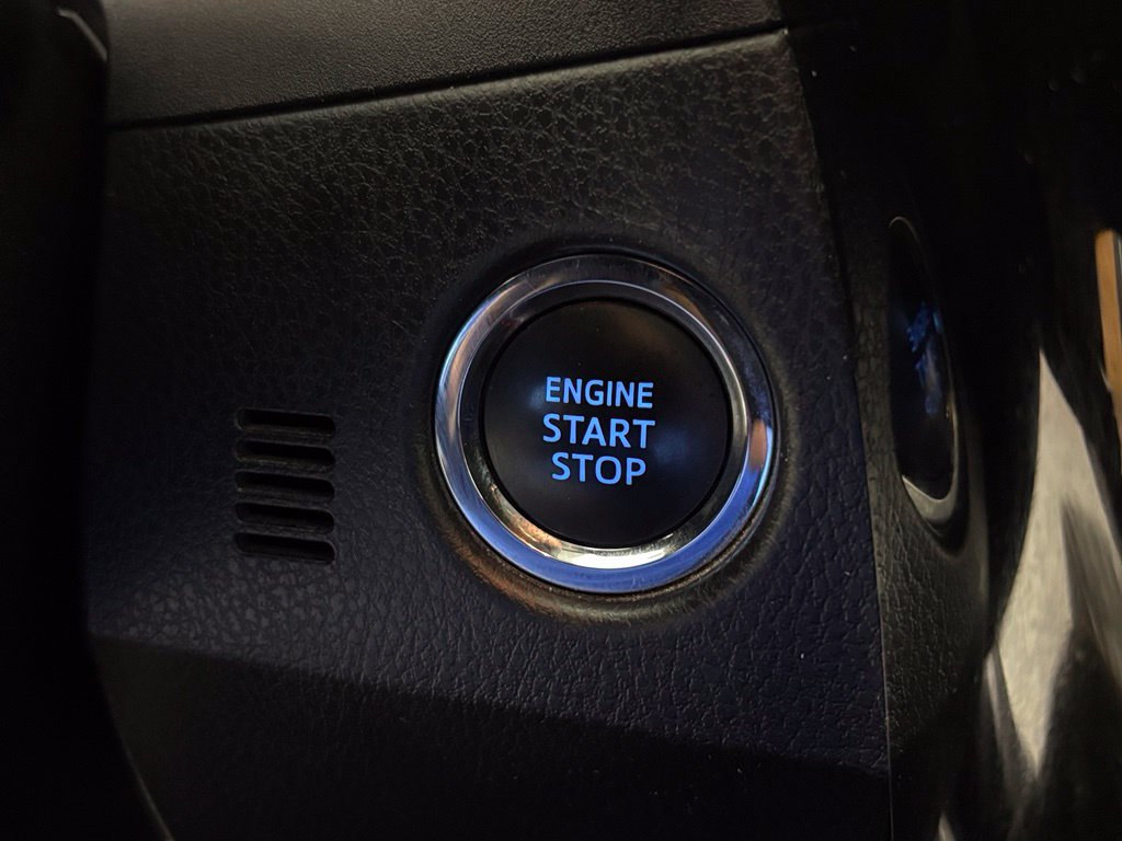 Used 2018 Toyota Corolla SE w/ SE Premium Package FWD image 22