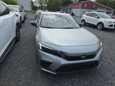 Used 2023 Honda Civic Sport image 3