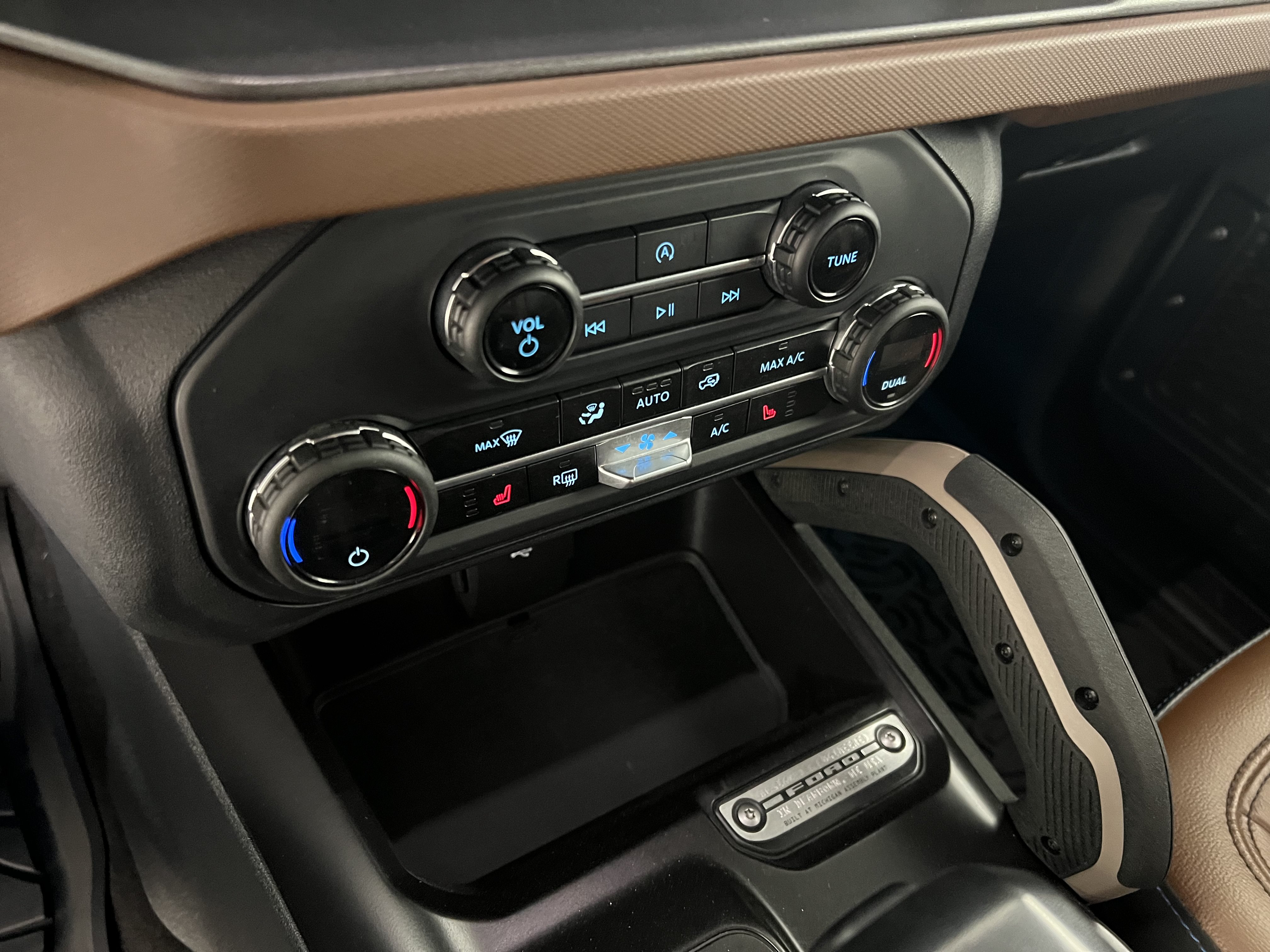 Used 2024 Ford Bronco Outer Banks AWD/4WD image 30