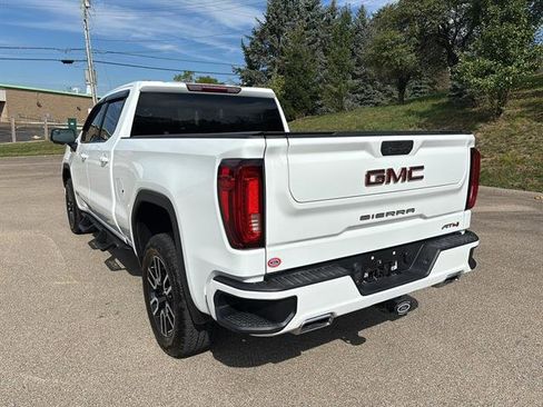 Used 2022 GMC Sierra 1500 AT4 image 2