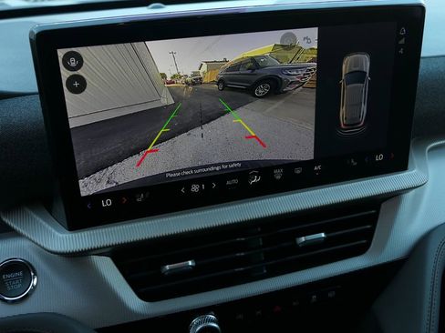 Used 2025 Ford Explorer Active w/ Active Comfort Package image 21