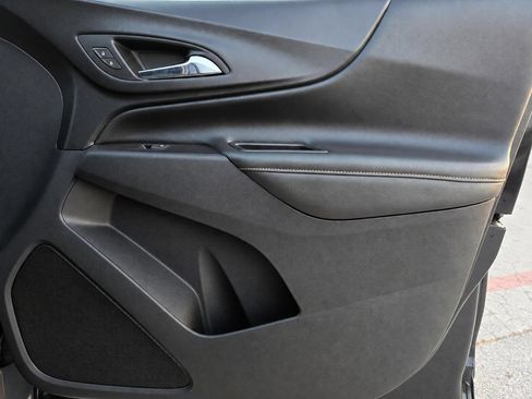 Used 2018 Chevrolet Equinox Premier FWD image 40