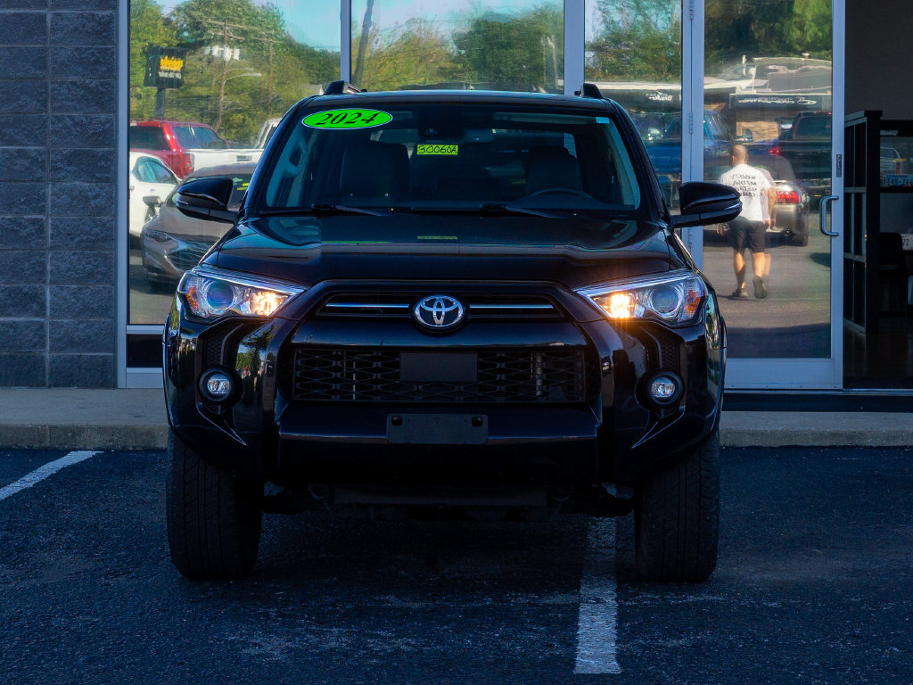 Used 2024 Toyota 4Runner SR5 Premium AWD/4WD image 7