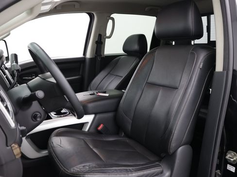 Used 2016 Nissan Titan SL RWD image 17