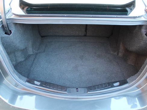 Used 2017 Ford Fusion SE w/ Fusion SE Technology Package image 14