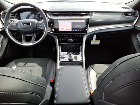 New 2026 Jeep Grand Cherokee Altitude AWD/4WD image 26