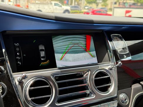 Used 2019 Rolls-Royce Wraith RWD image 46