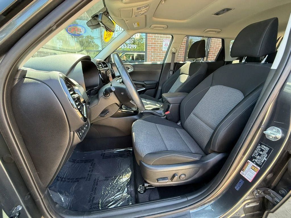 Used 2024 Kia Soul EX FWD image 6