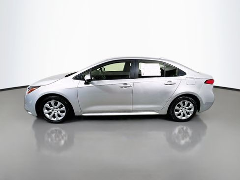 Used 2021 Toyota Corolla LE FWD image 9