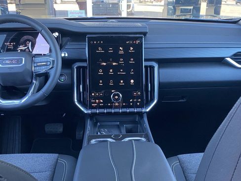 New 2026 GMC Acadia Elevation image 17