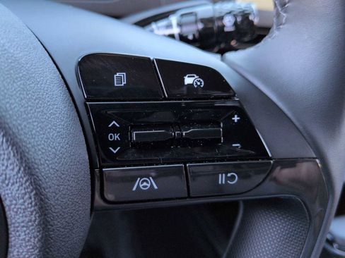 Used 2025 Hyundai Elantra Sport image 25