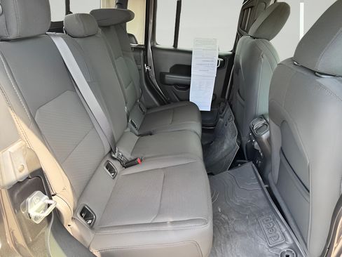 Used 2023 Jeep Gladiator Sport AWD/4WD image 29