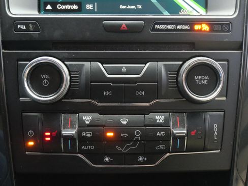 Used 2017 Ford Explorer XLT w/ Equipment Group 202A image 29