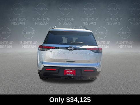 Used 2025 Nissan Pathfinder SV w/ SV Premium Package AWD/4WD image 4