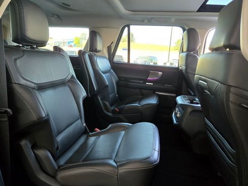 Used 2025 Ford Expedition Max Platinum AWD/4WD image 23