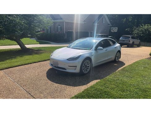 Used 2022 Tesla Model 3 Long Range AWD/4WD image 1