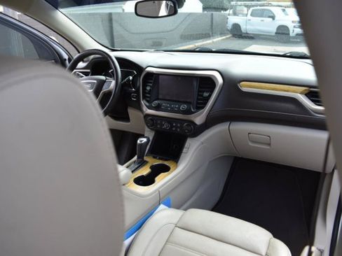 Used 2017 GMC Acadia Denali w/ Technology Package FWD image 19
