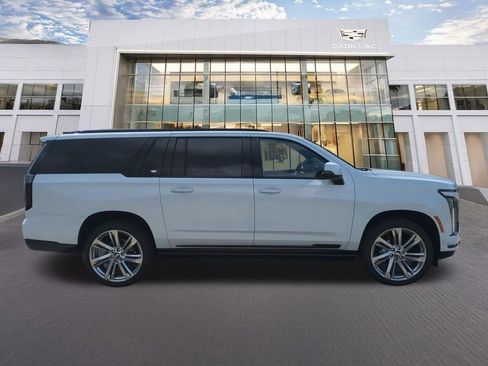 Used 2026 Cadillac Escalade ESV Platinum Sport w/ LPO, Floor Liner Package AWD/4WD image 4