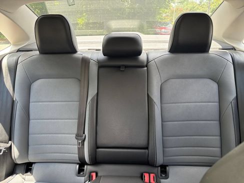 Used 2025 Volkswagen Jetta SE FWD image 39