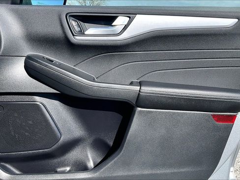 Used 2023 Ford Escape Platinum image 22