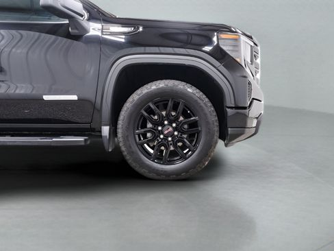 Used 2024 GMC Sierra 1500 Elevation w/ Preferred Package AWD/4WD image 7