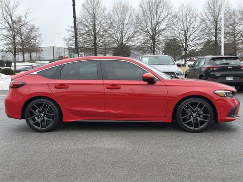 Used 2024 Honda Civic Sport Touring image 2