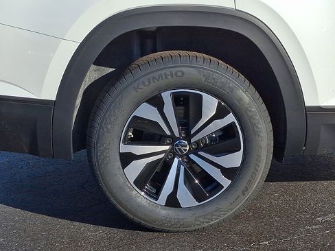 New 2026 Volkswagen Atlas SE image 5