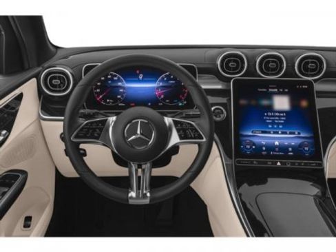 Used 2026 Mercedes-Benz GLC 300 4MATIC image 6