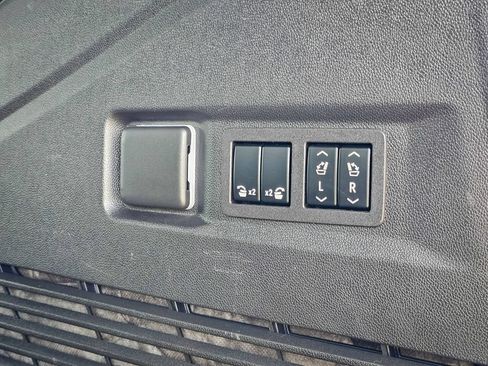 Used 2024 Chevrolet Tahoe RST w/ Luxury Package AWD/4WD image 35