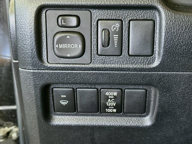 Used 2018 Toyota 4Runner SR5 Premium AWD/4WD image 11