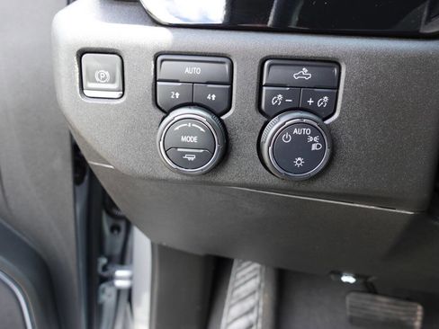 Used 2023 Chevrolet Silverado 1500 LT AWD/4WD image 50