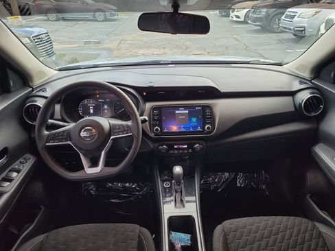 Used 2021 Nissan Kicks SV FWD image 10