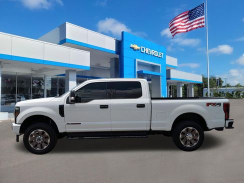 Used 2021 Ford F250 Lariat w/ Lariat Ultimate Package AWD/4WD image 5