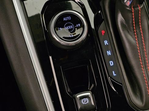 Used 2023 Chevrolet Colorado Z71 w/ Z71 Convenience Package 2 image 22