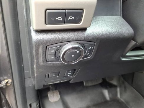Used 2018 Ford F250 Lariat w/ Lariat Ultimate Package AWD/4WD image 26