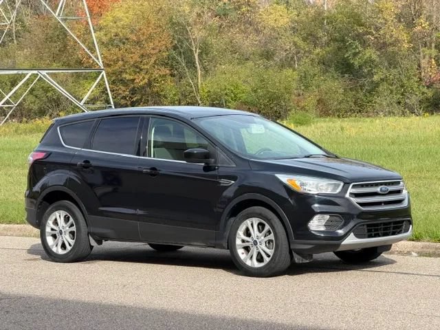 Used 2017 Ford Escape SE w/ SE Cold Weather Package AWD/4WD image 30