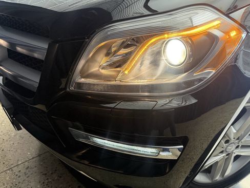 Used 2013 Mercedes-Benz GL 450 GL 450 4MATIC AWD 4dr SUV image 31