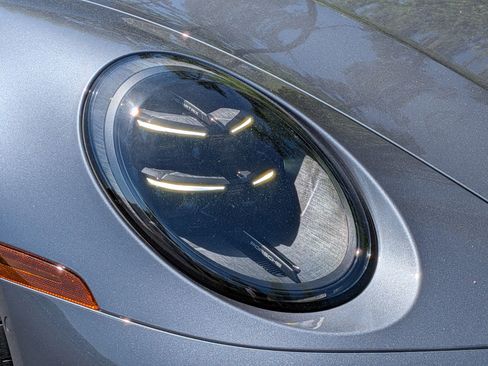 Certified 2025 Porsche 911 Targa 4 GTS AWD/4WD image 33